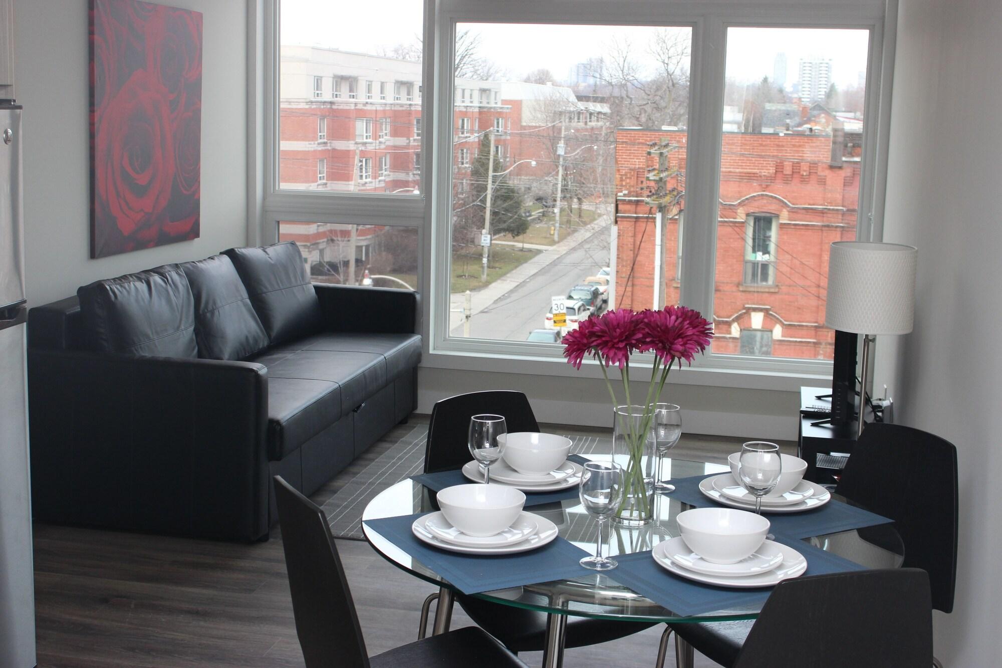Atlas Suites- Furnished Apartments-College Street, 多伦多 外观 照片
