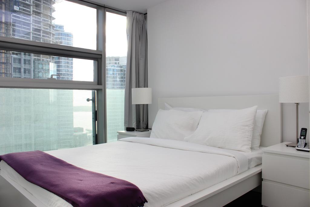 Atlas Suites- Furnished Apartments-College Street, 多伦多 外观 照片