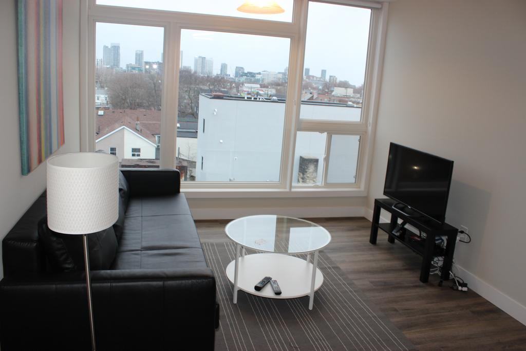 Atlas Suites- Furnished Apartments-College Street, 多伦多 外观 照片