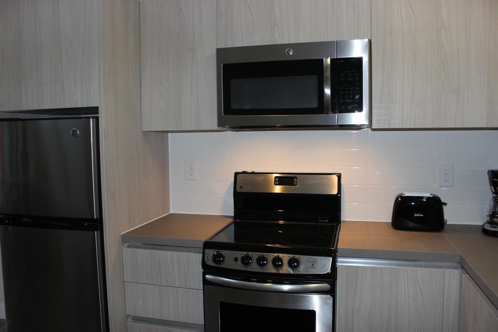 Atlas Suites- Furnished Apartments-College Street, 多伦多 外观 照片