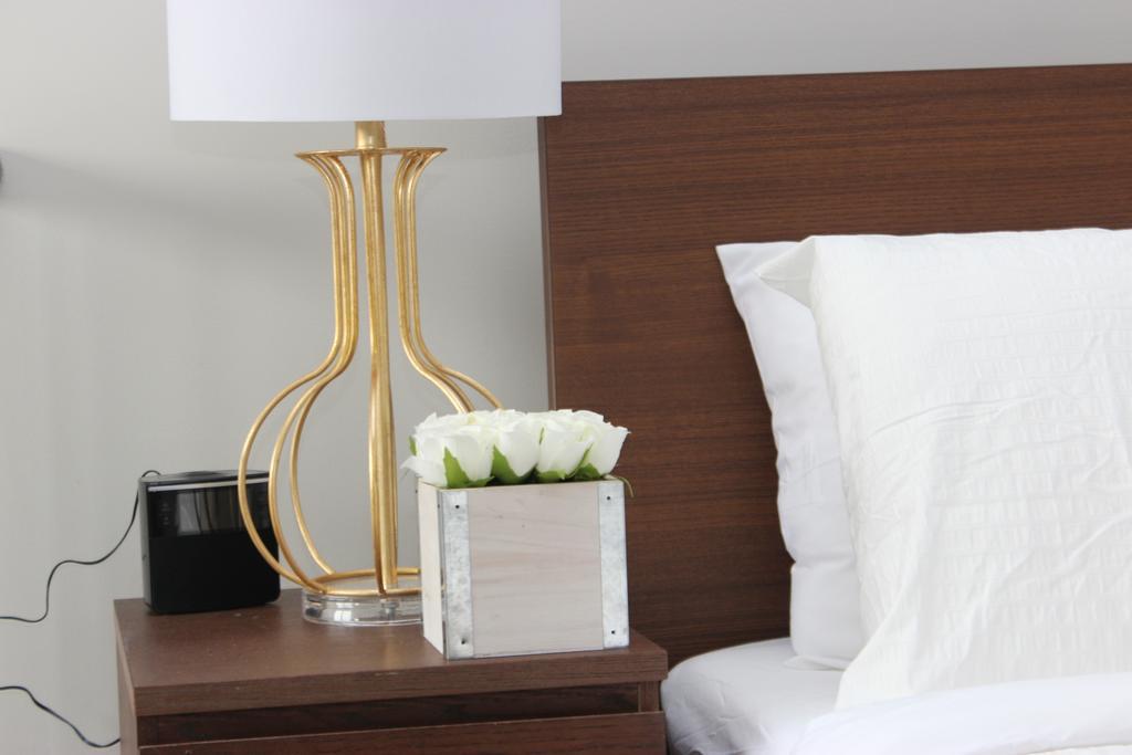 Atlas Suites- Furnished Apartments-College Street, 多伦多 外观 照片